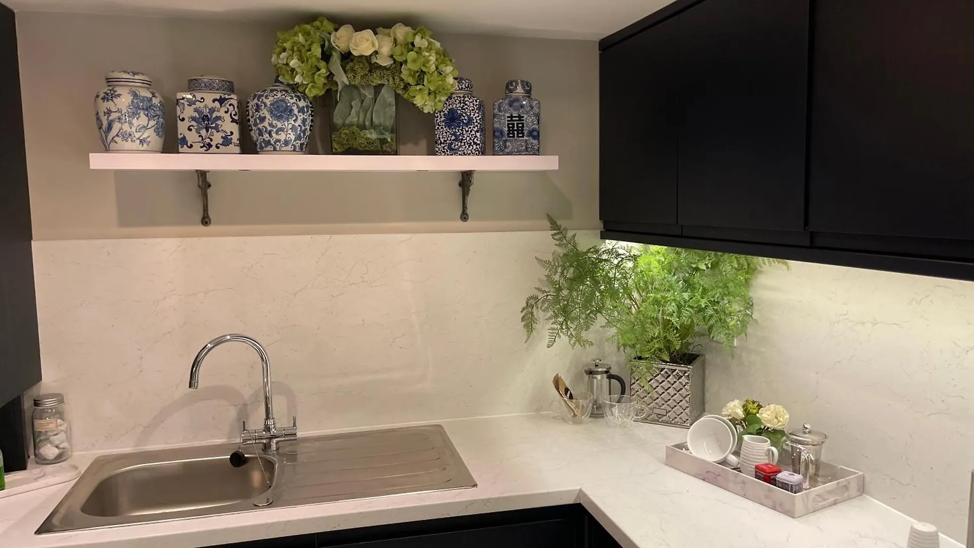 2 Bed Cosy Cottage - Central Bawtry - High End Furnishings 0*,  United Kingdom