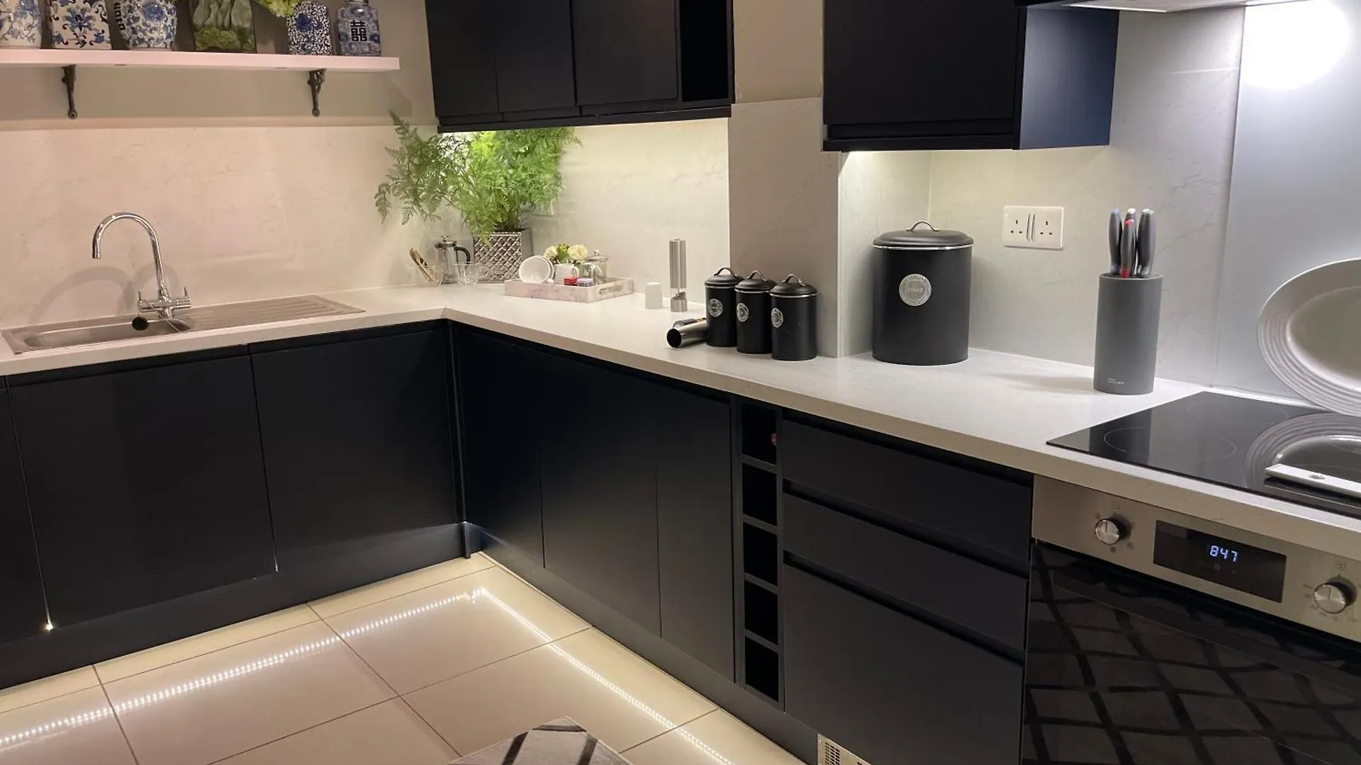 2 Bed Cosy Cottage - Central Bawtry - High End Furnishings United Kingdom